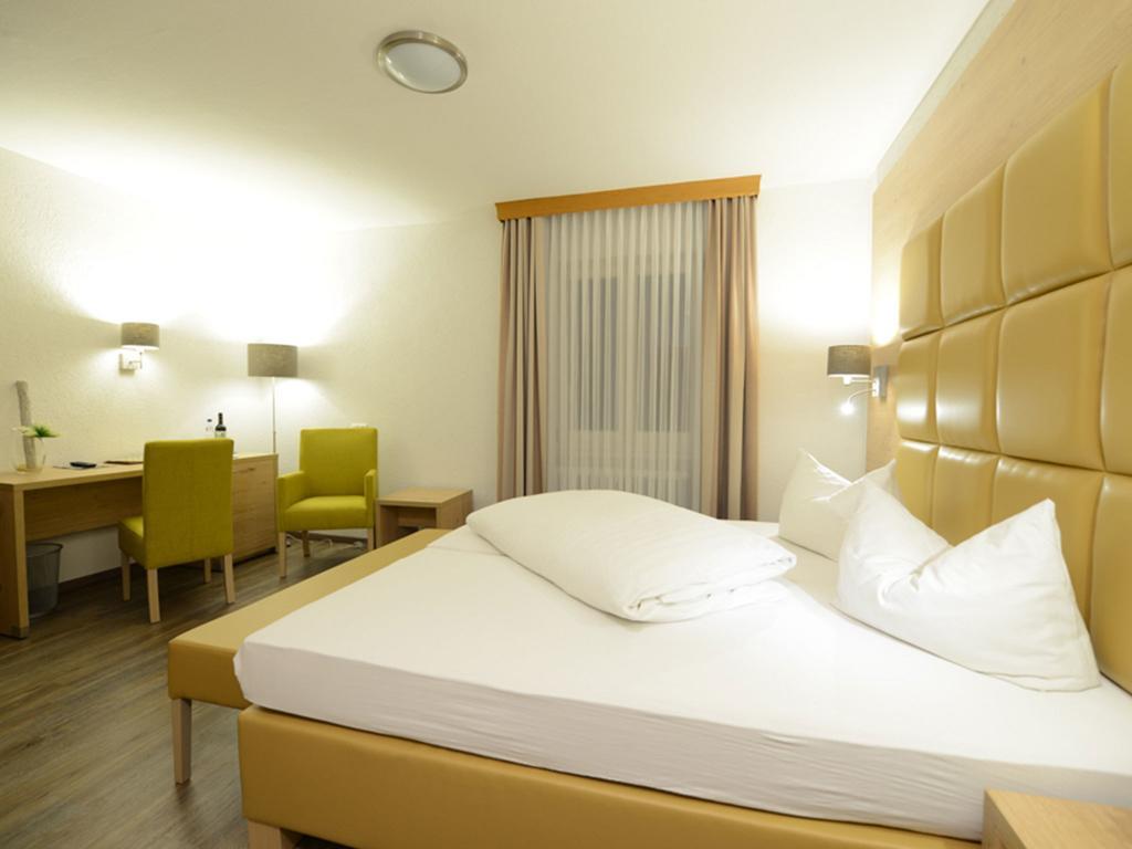 Land-Gut Hotel Zum Loewen Garni Marktheidenfeld Phòng bức ảnh