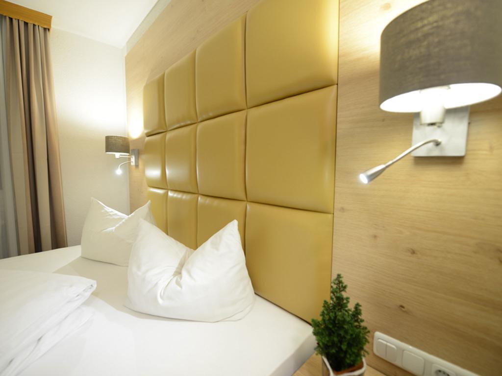 Land-Gut Hotel Zum Loewen Garni Marktheidenfeld Phòng bức ảnh