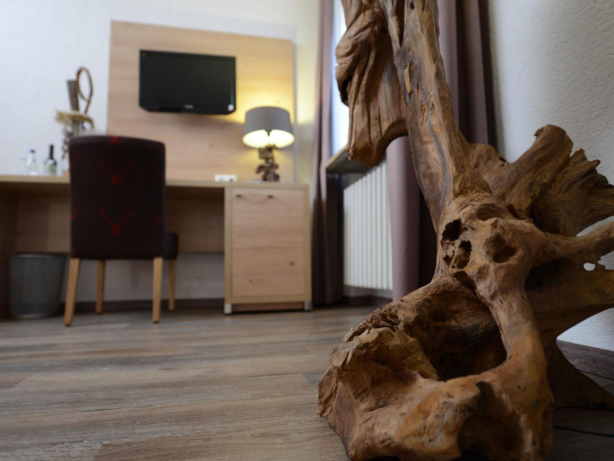 Land-Gut Hotel Zum Loewen Garni Marktheidenfeld Phòng bức ảnh